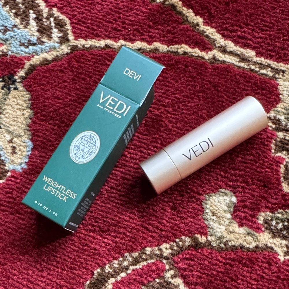 VEDI weightless lipstick